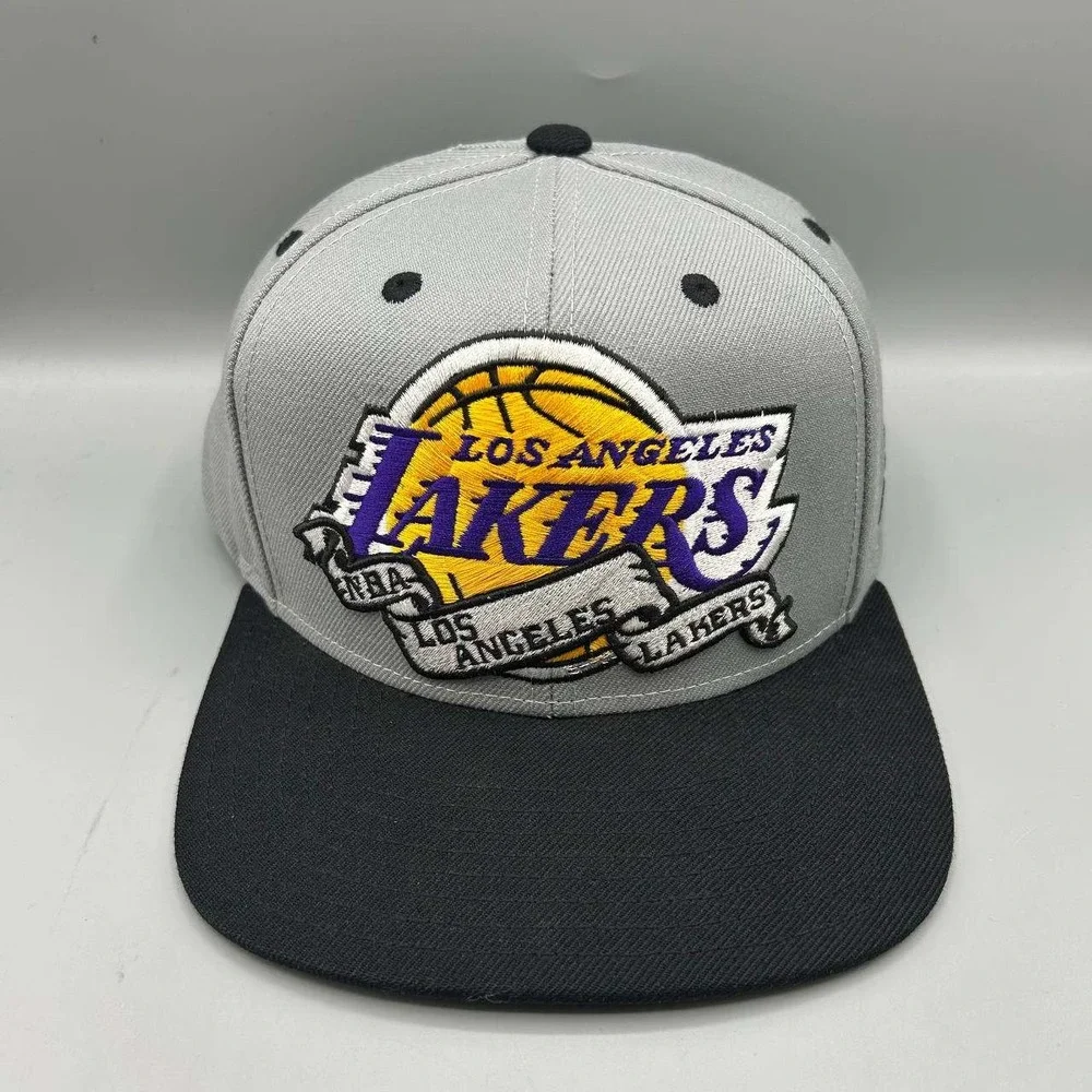 Los Angeles LA Lakers Hat Men Gray Black Adidas NBA Snap Back Cap